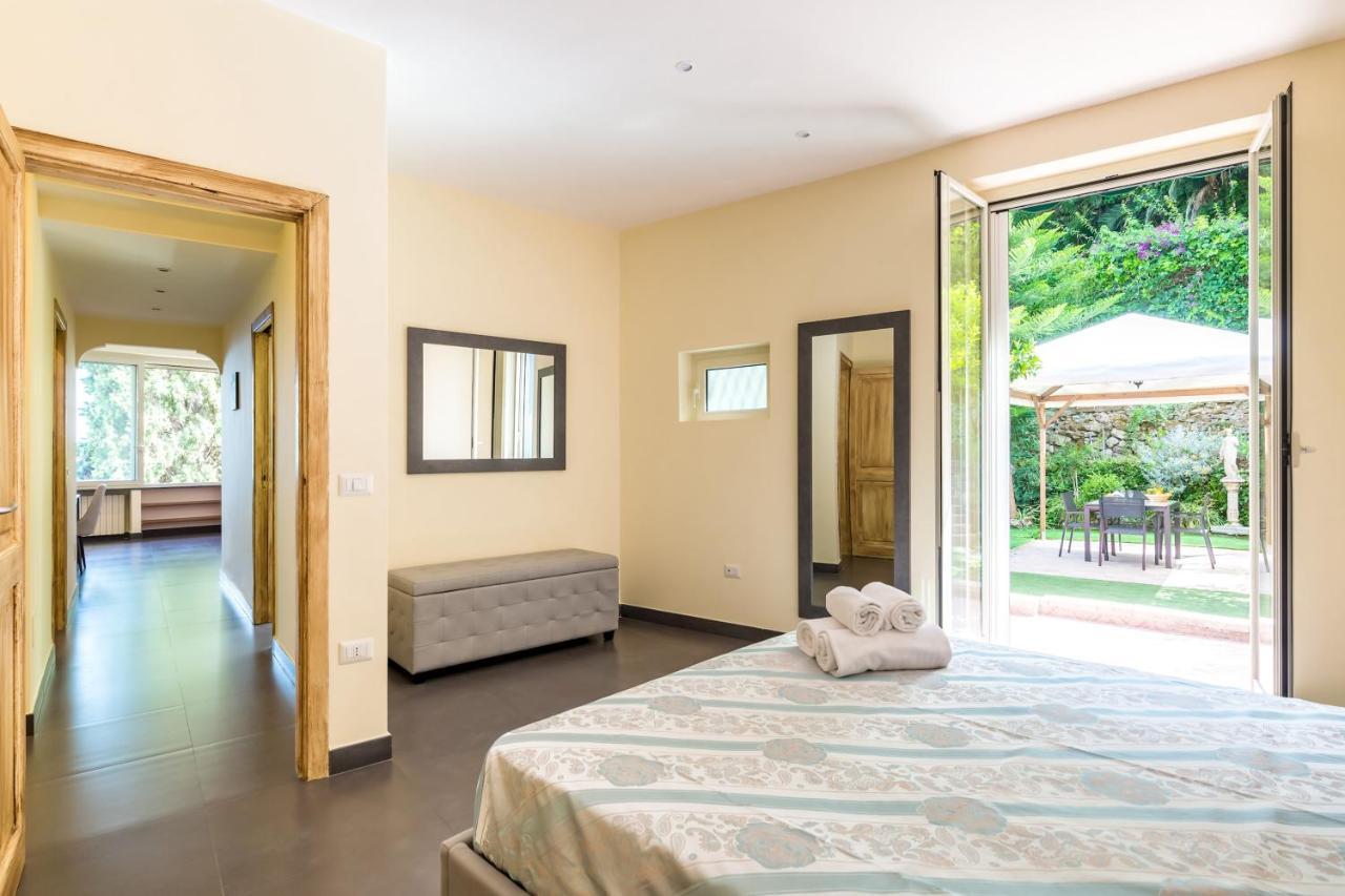 Villa Dolcevita With Parking By Napoliapartments Zewnętrze zdjęcie